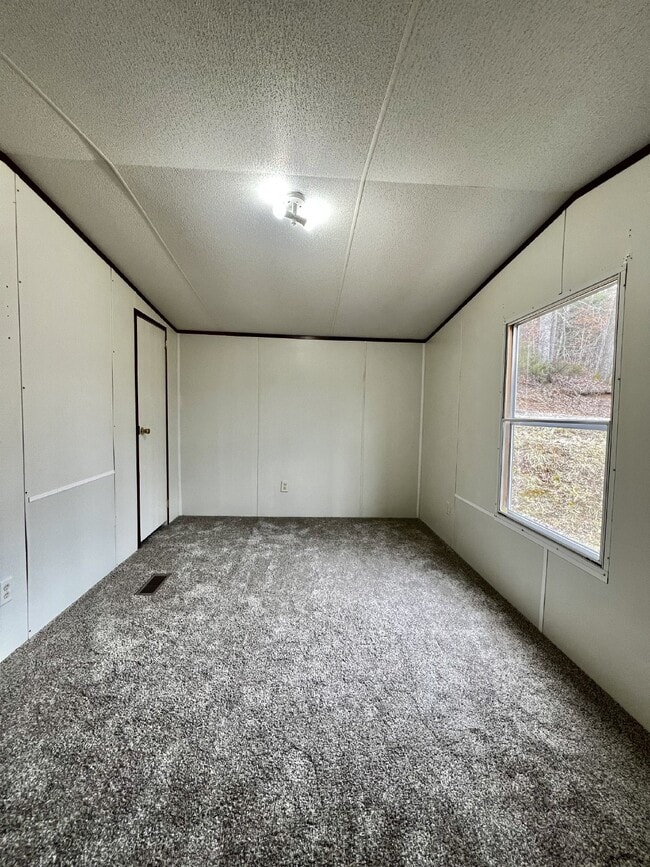 Building Photo - 3845 Wickham Rd