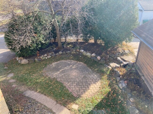 Building Photo - Charming & Updated Home in Prime St. Louis Park Location