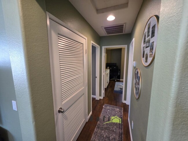 Building Photo - 1439 Trouville Ln