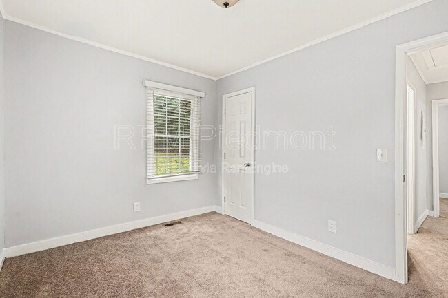 Building Photo - 2135 Jernigan Dr SE