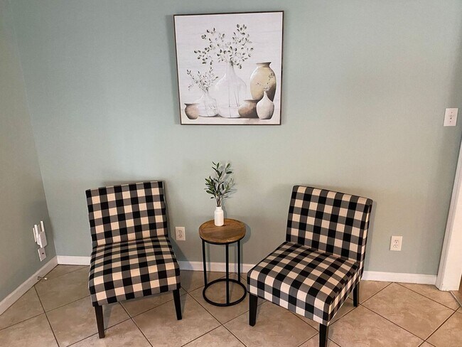 Building Photo - l2432 Largo Drive- furnished