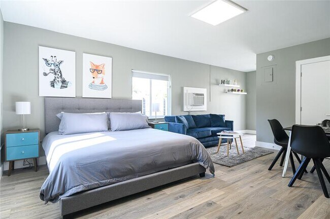 Building Photo - 1020 N Victoria Park Rd