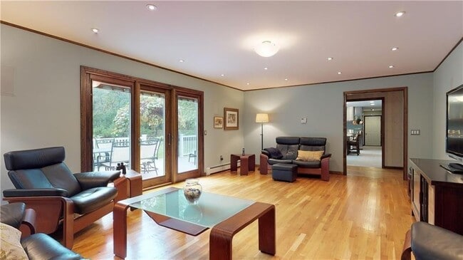 Building Photo - 48 St George Ct