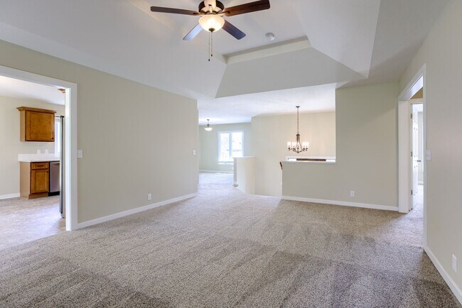 Building Photo - 3 Bedroom Bellevue Home!!