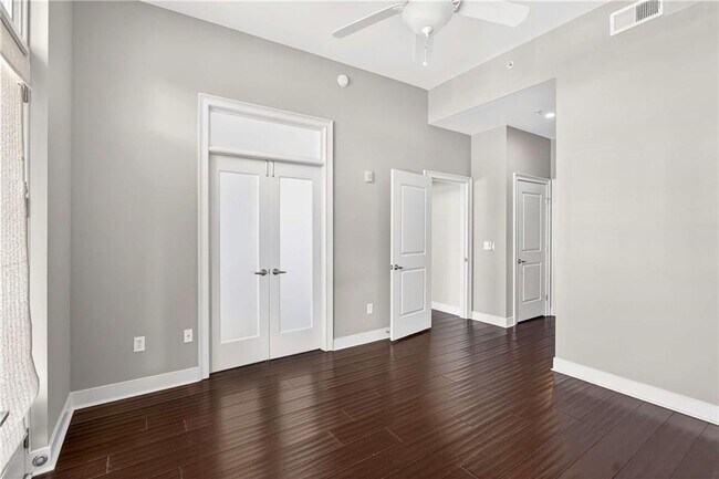 Building Photo - 201 W Ponce de Leon Ave