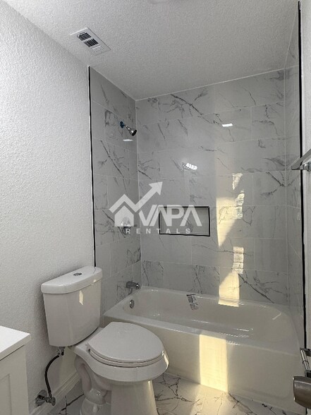 Building Photo - 6111 Feather Crest Ln