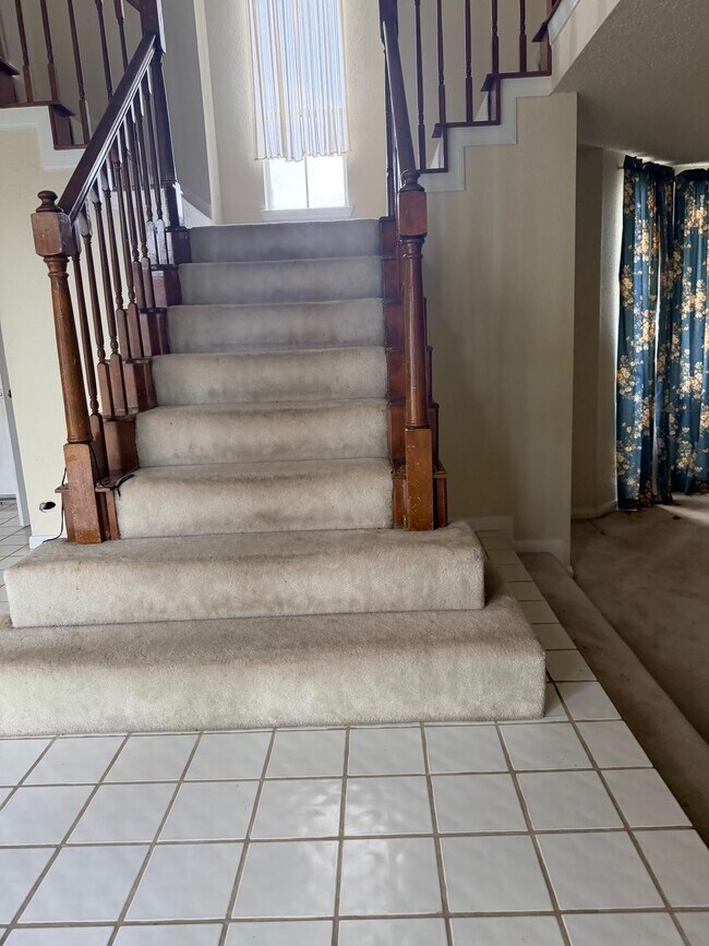 Building Photo - 14702 Rancho Vista Dr