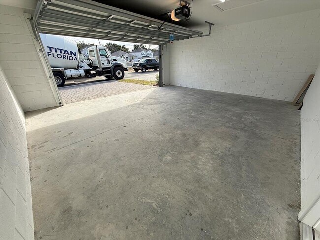 Building Photo - 591 Pothos St