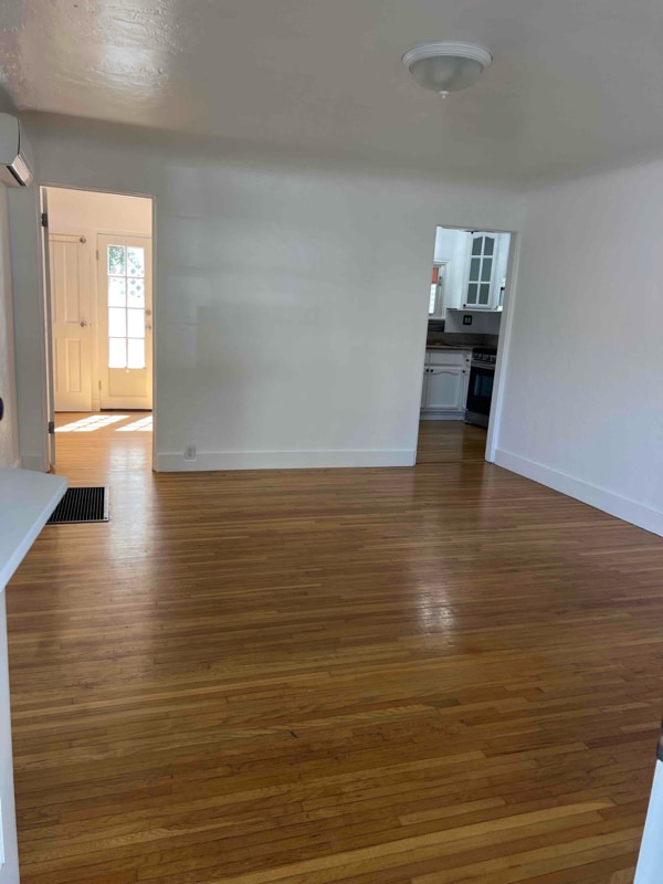 Building Photo - 3106 Broadway