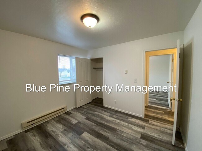 Building Photo - 2102 Stace St