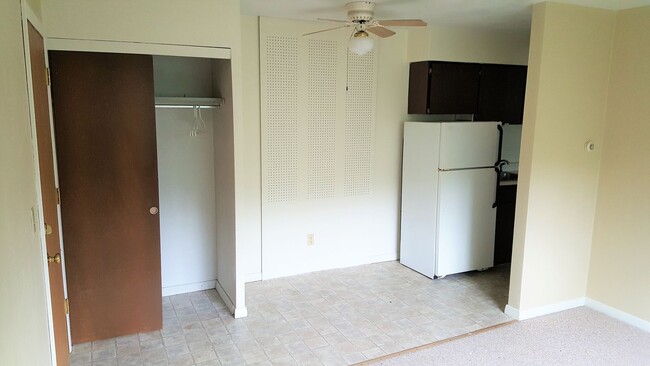 Building Photo - Coralville 1 Bedroom