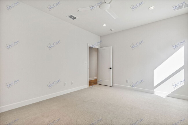 Building Photo - 3612 Binkley Ave