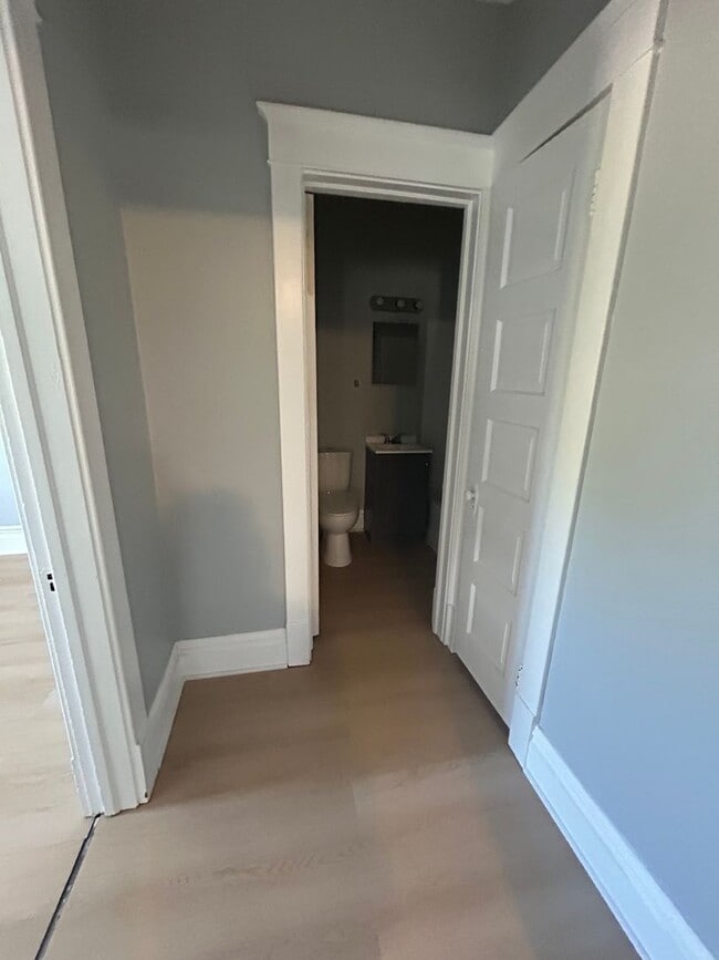 Building Photo - 6800 Sheridan Rd