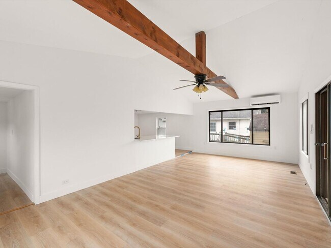 Building Photo - 36999 Blue Bill Dr