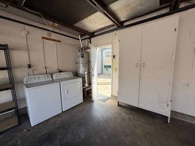 Building Photo - Charming Single-Level Townhome in Cape Concord