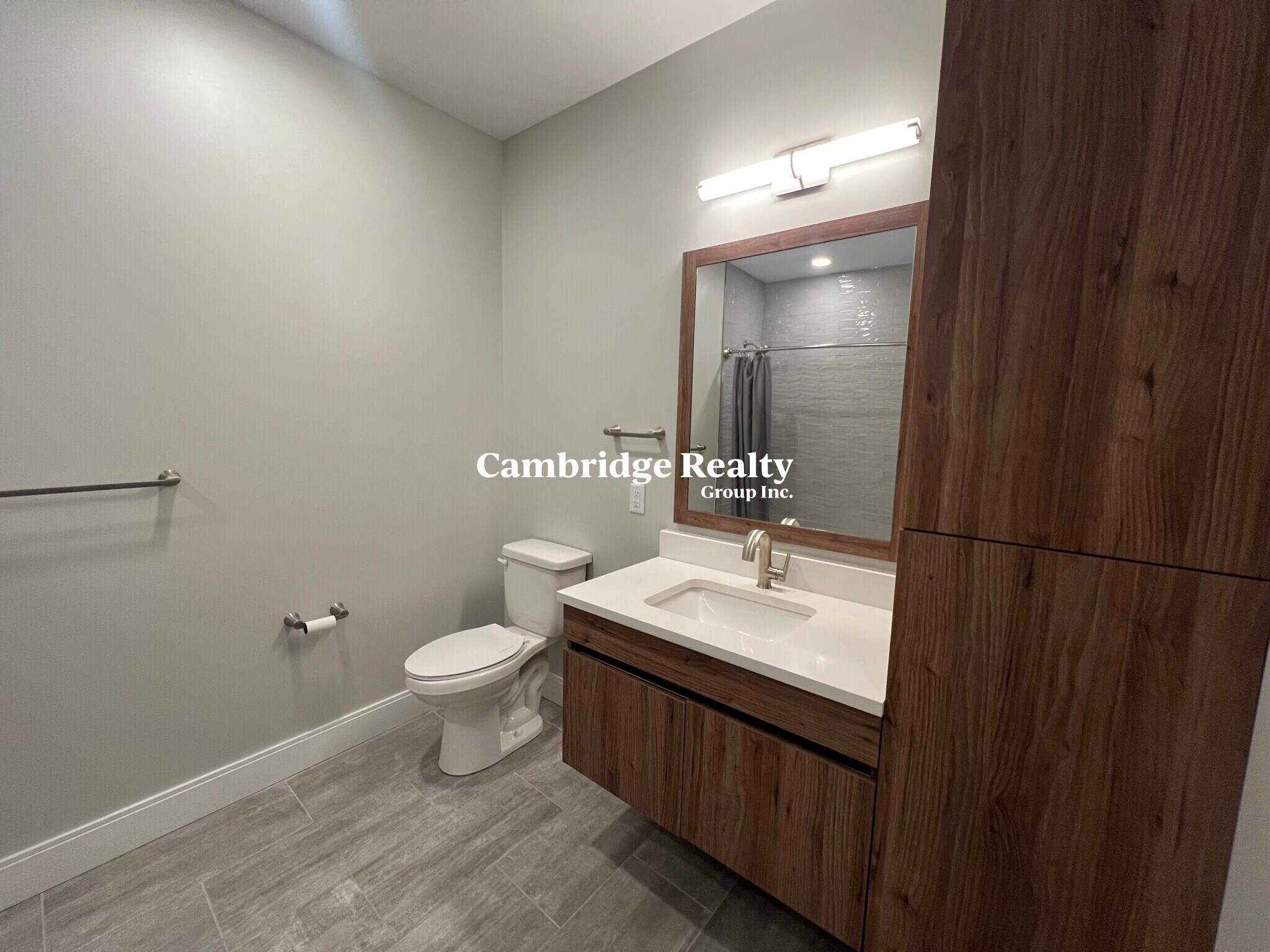 Building Photo - 16 Central St