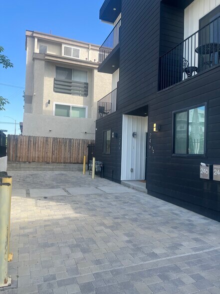 Building Photo - 246 N Dillon St