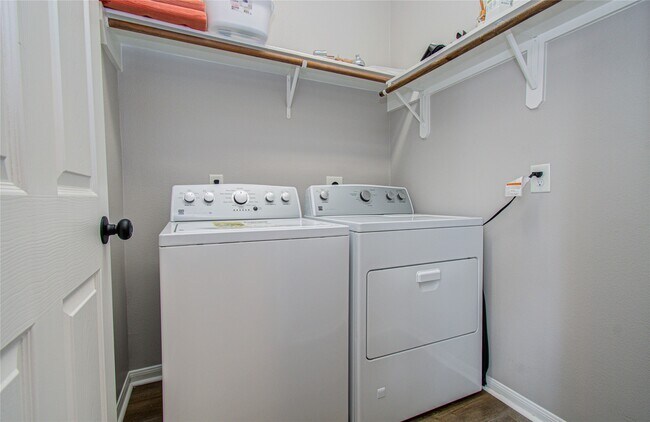 Building Photo - 6522 Everhill Cir