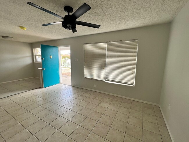 Building Photo - 202 Mango Rd