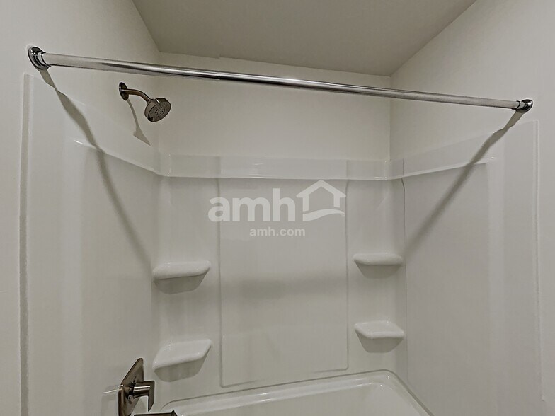 Building Photo - 2434 E Buckskin Way