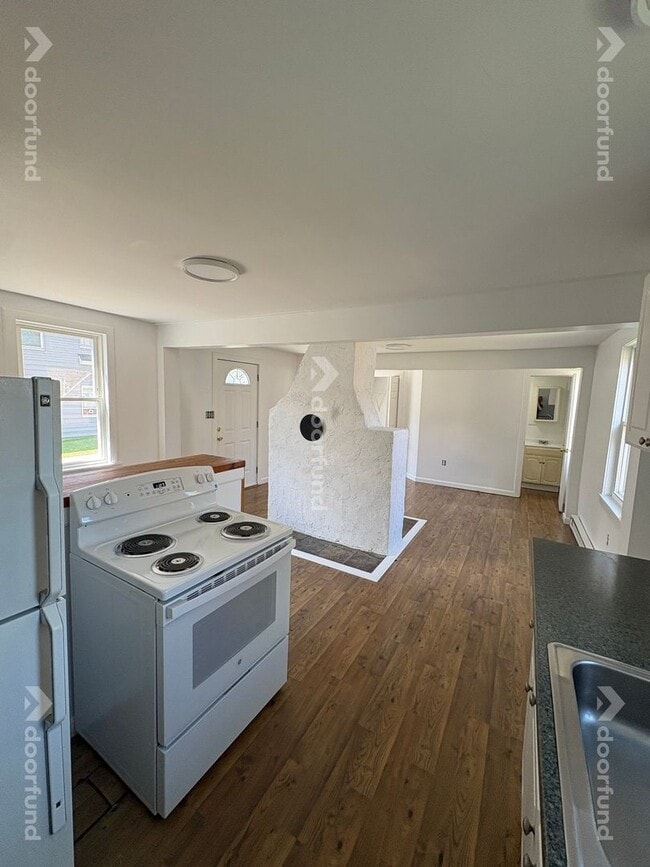 Building Photo - 50 Summer St