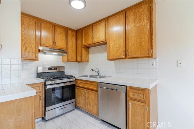 Building Photo - 909 E Chevy Chase Dr