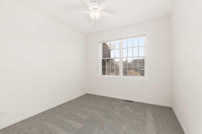 Building Photo - 58 Olympus Dr