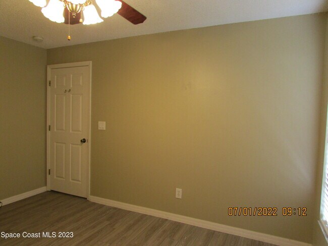 Building Photo - 700 Benton Dr
