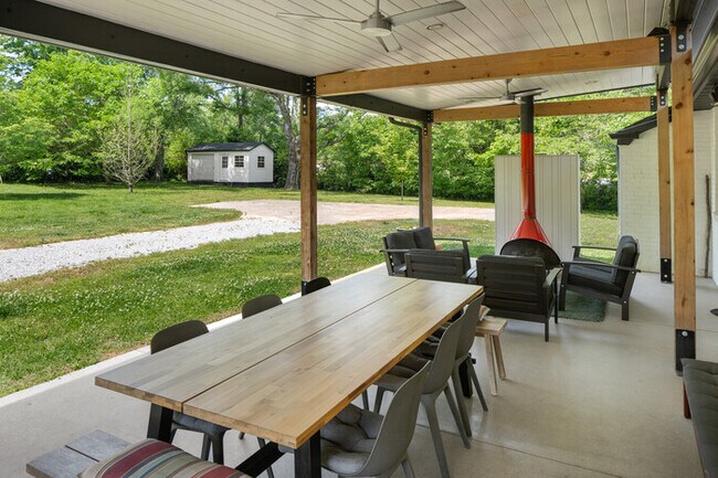 Building Photo - 2219 Dearborn Dr