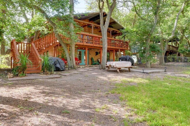 Building Photo - 82 Guada Coma Dr