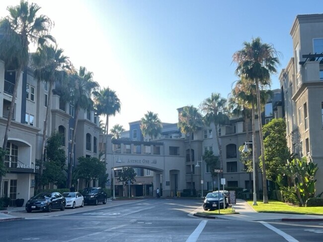 Primary Photo - Spacious 2 Bedroom Avenue One Home, Available Now!