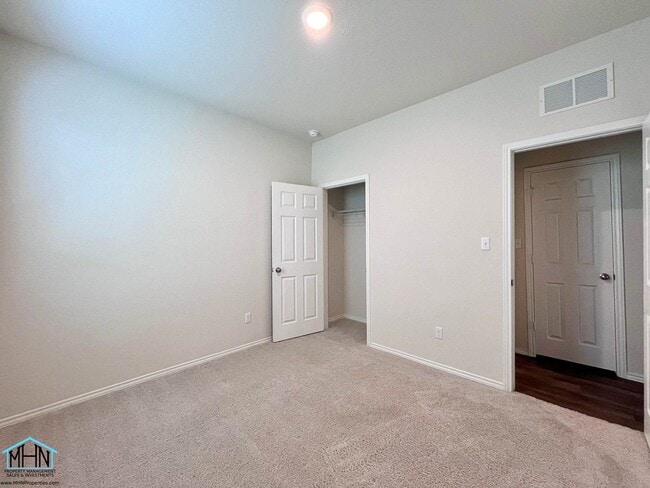 Building Photo - 4105 Paddock Trl
