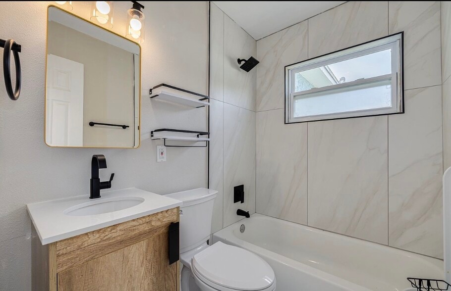 Bathroom - 4012 21st St N