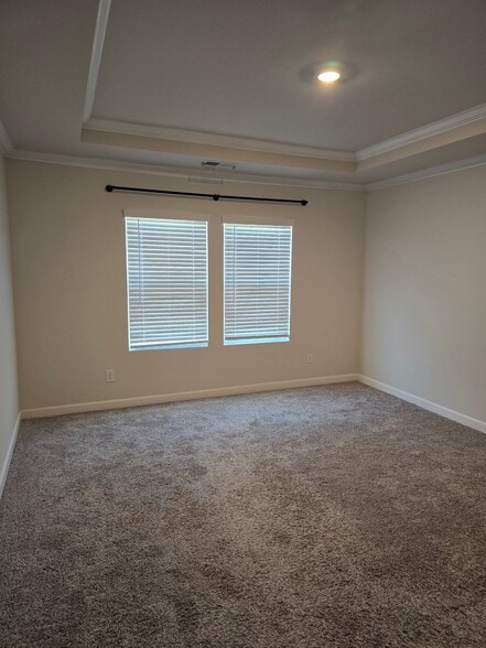 Building Photo - 3301 Plum Dr