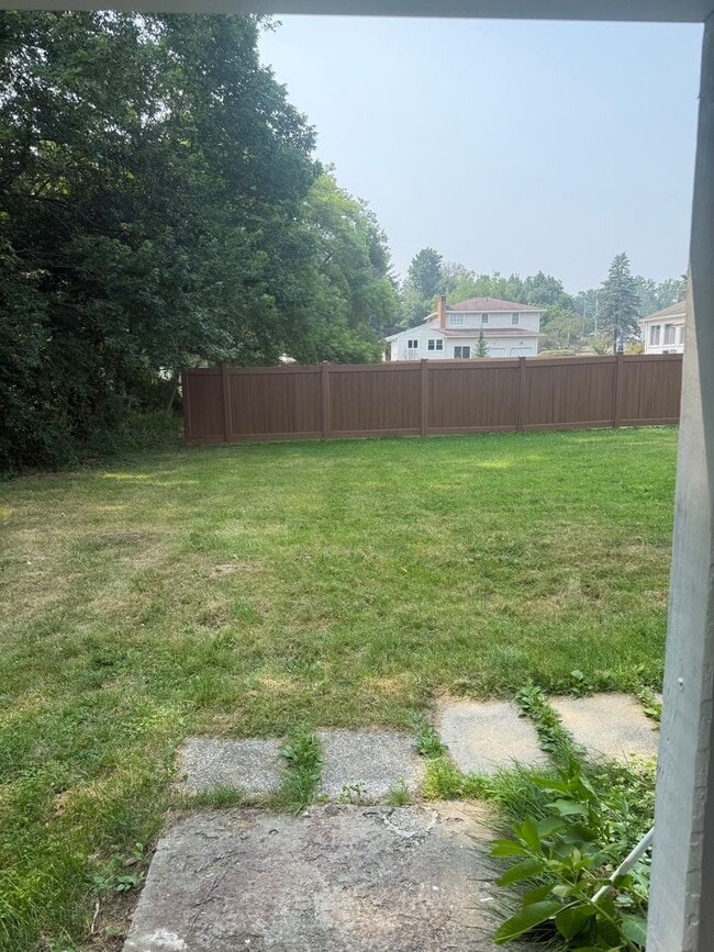 Building Photo - Adorable 4 Bed 1 bath Baldwinsville Cottage