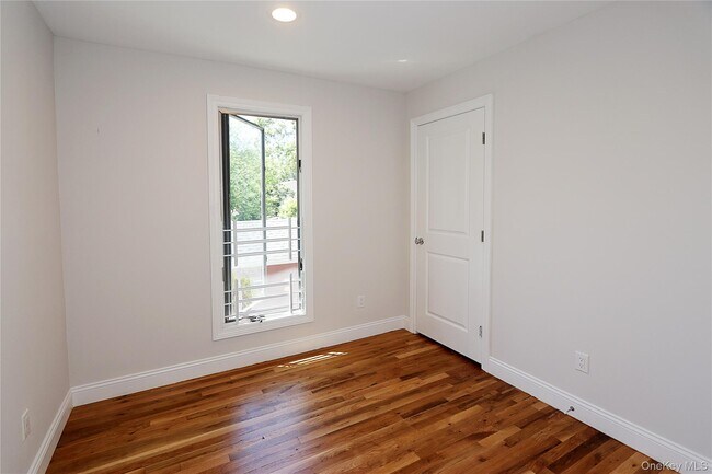 Building Photo - 77 Juniper Rd