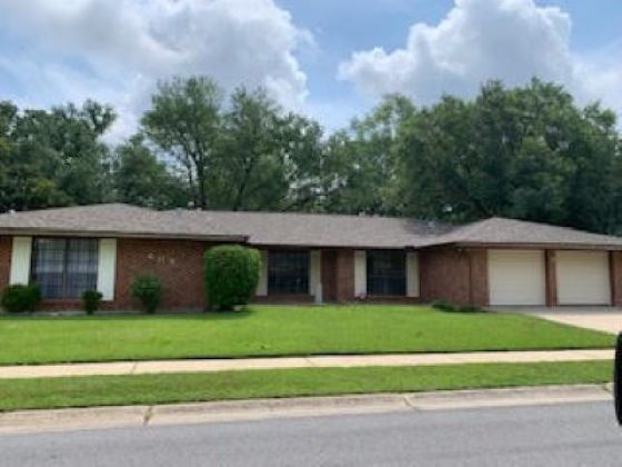 Building Photo - 609 Parkwood Dr