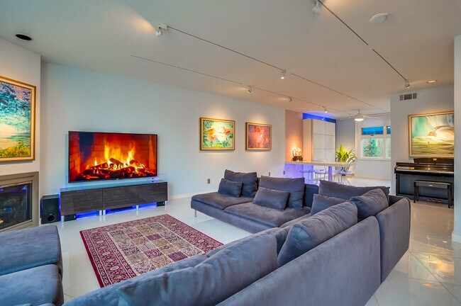 Building Photo - 1128 22nd St