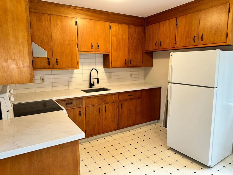 Building Photo - 53 E Richmond Ave.