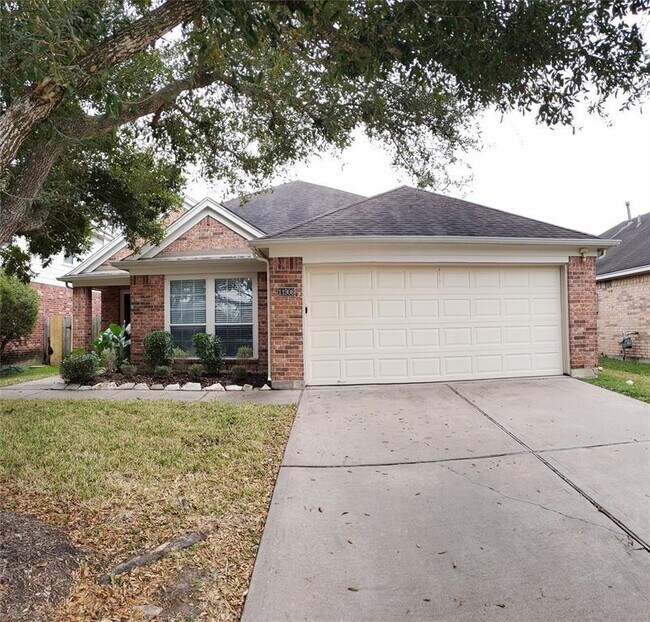 Primary Photo - 11906 White Water Bay Dr