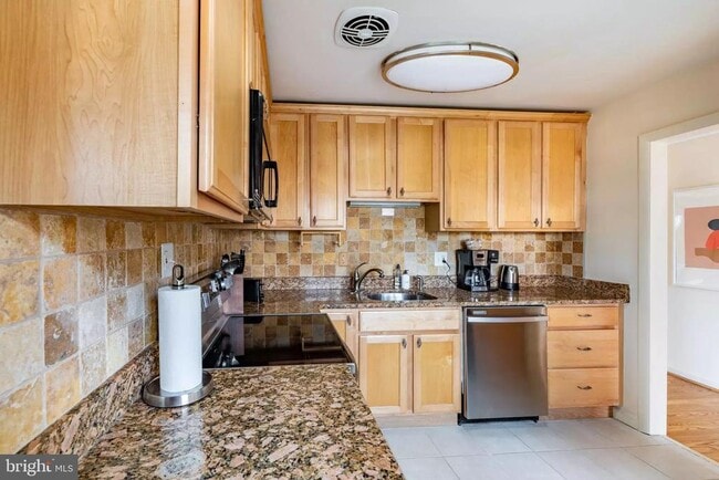 Building Photo - 4706 8th Rd S