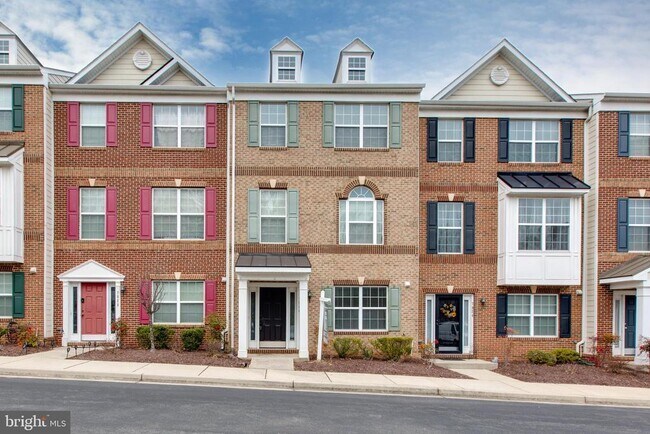 Building Photo - 7926 Silver Oak Rd