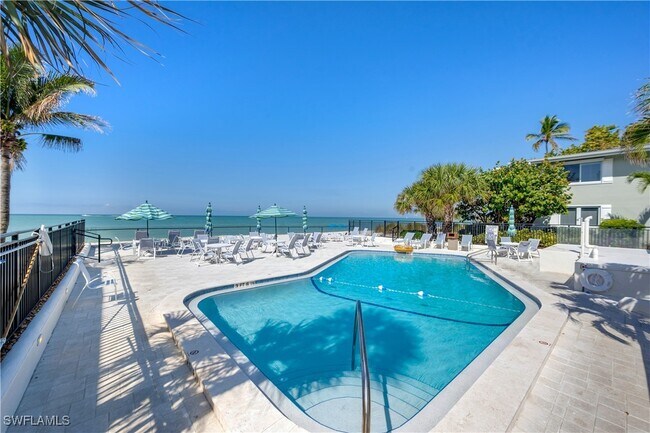 Building Photo - 1065 Gulf Shore Blvd N