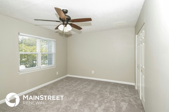 Building Photo - 304 Flagstone Way