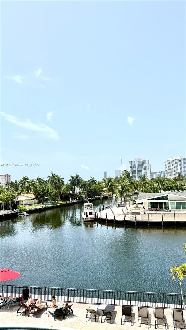 Building Photo - 301 Golden Isles Dr