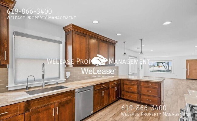 Building Photo - 942 Rosecrans-Main Home