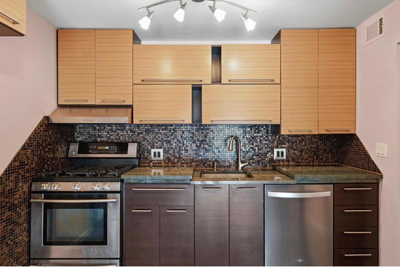 Building Photo - 5400 Carriageway Dr