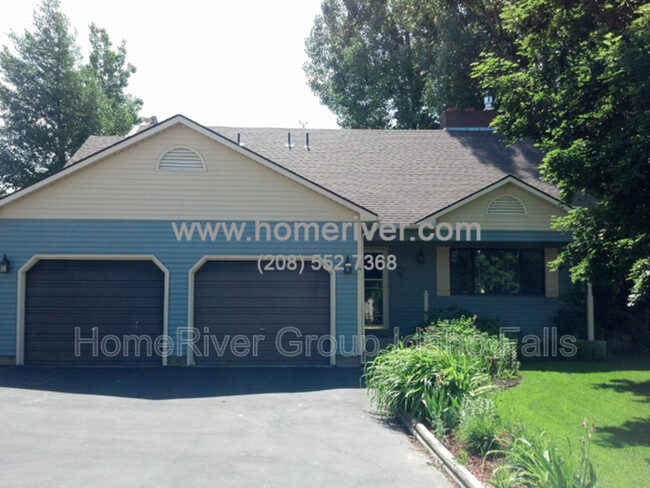 Building Photo - 1545 Bluebird Ln