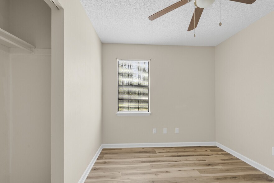 Room 2 - 377 W Wilbur St