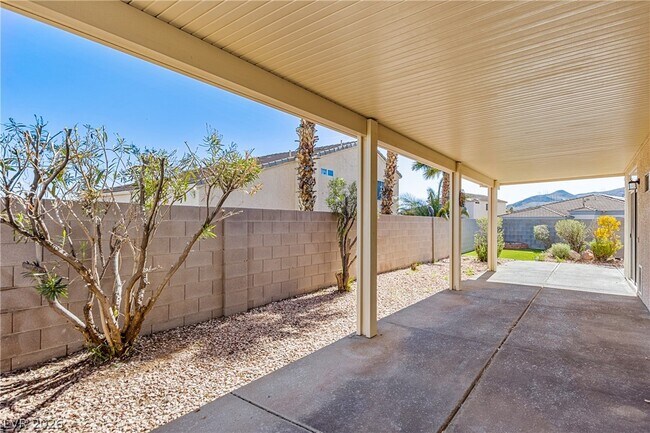 Building Photo - 110 La Suena Ct